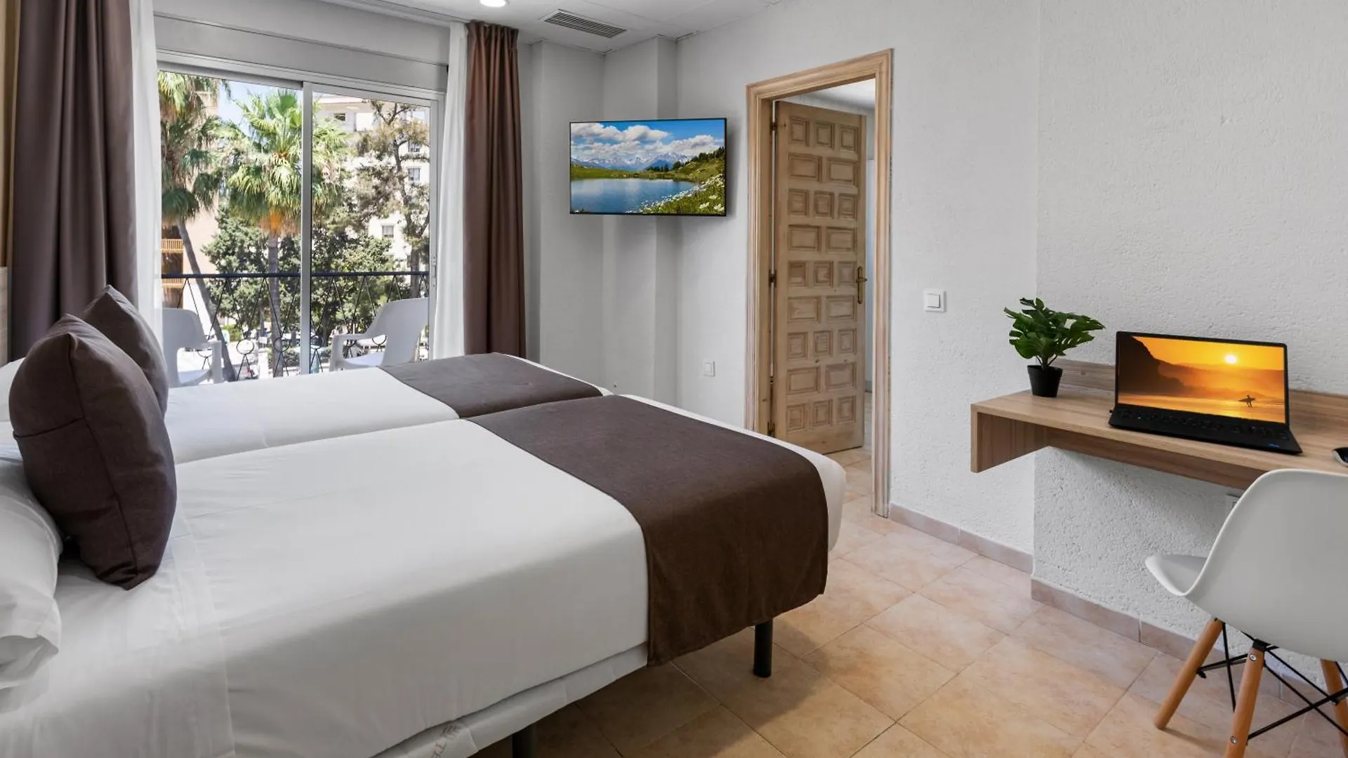 Guest house Vas Malaga Ciudad Hotel
